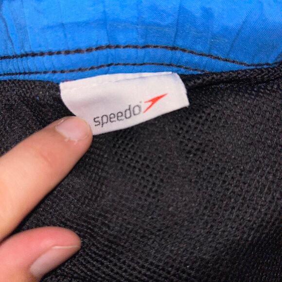 Speedo board shorts size - Picture 7 of 7